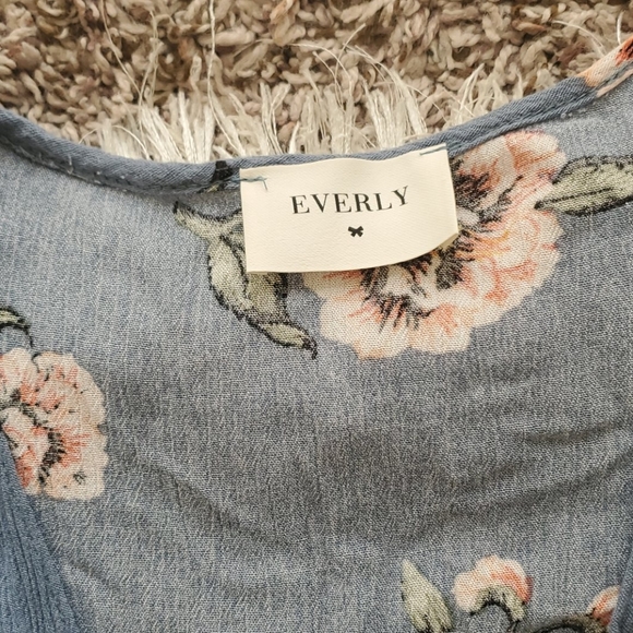 ❤ Everly Floral Jumpsuit S ❤ - Picture 4 of 6